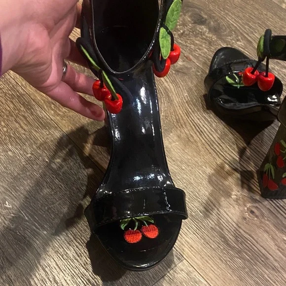 Black Cherry Embellished Women's Heels - Picture 4 of 9